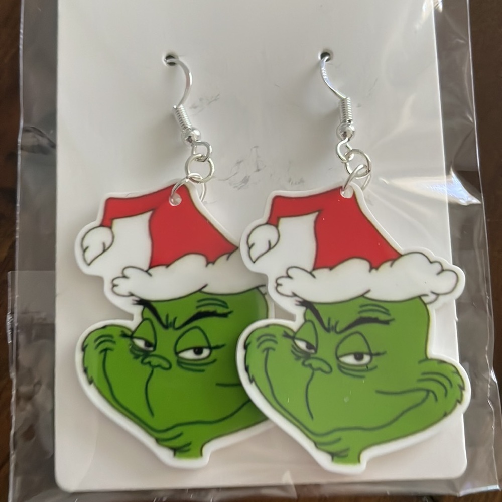 The Grinch Earrings Your the Mean One - Picture 5 of 6